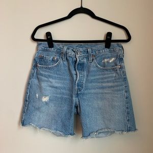 Levi’s 501 mid length shorts